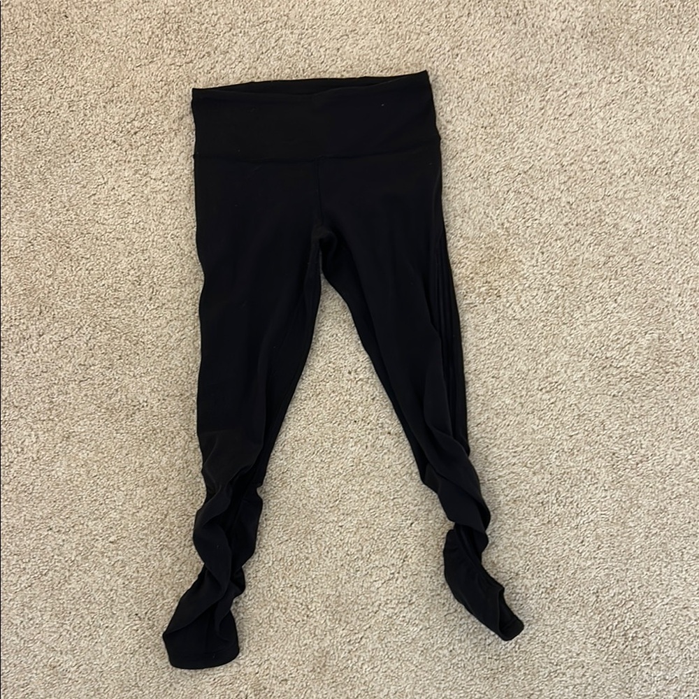 Black High-Waisted Capris